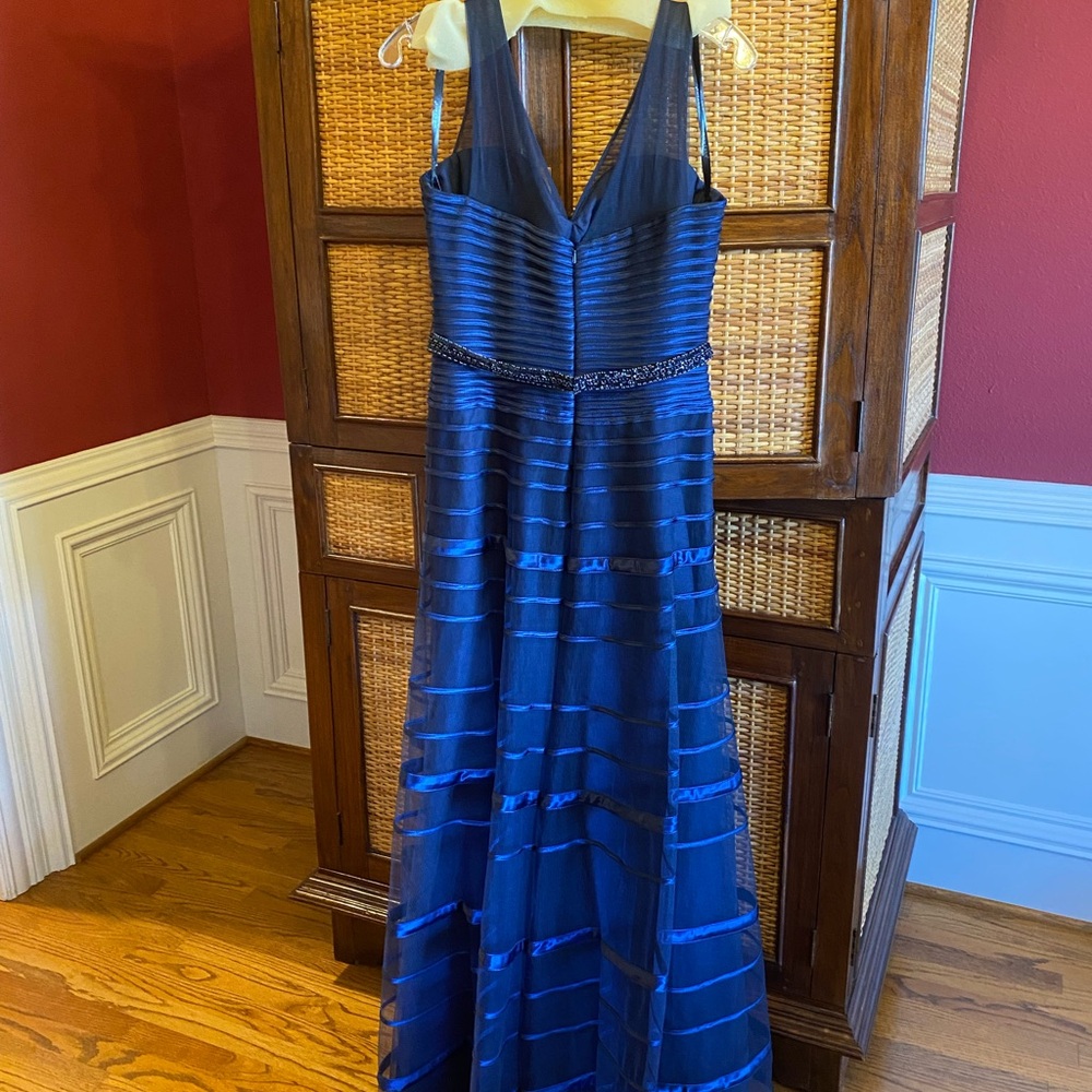 Mother of the Bride/Groom long dress**NEW, never worn** - Picture 5 of 5